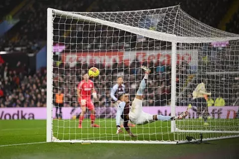 بهدف مباغت.. إيفرتون يصدم أستون فيلا في الدوري الإنجليزي
